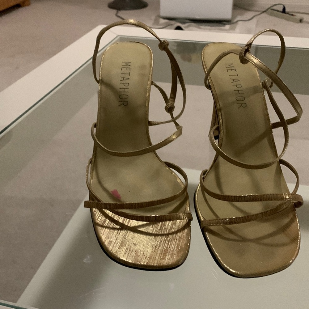 Shoe